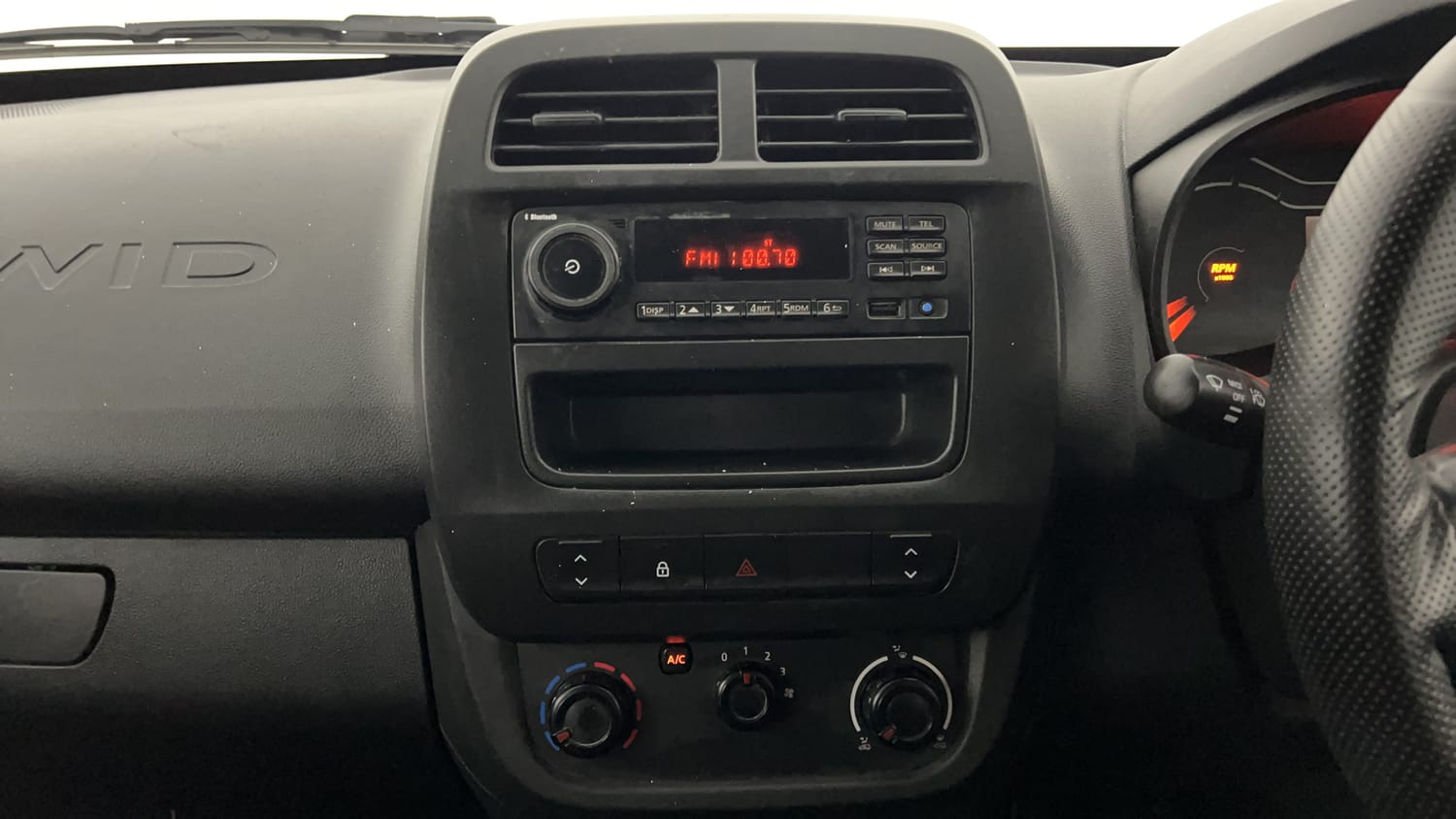 Used 2020 Renault Kwid RXL 1.0 MT Petrol Manual interior MUSIC SYSTEM & AC CONTROL VIEW