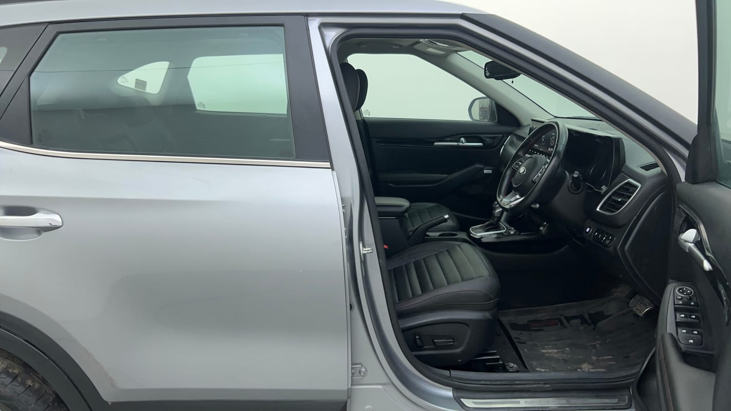 Used 2021 Kia Seltos GTX Plus 1.4 DCT Petrol Automatic interior RIGHT SIDE FRONT DOOR CABIN VIEW