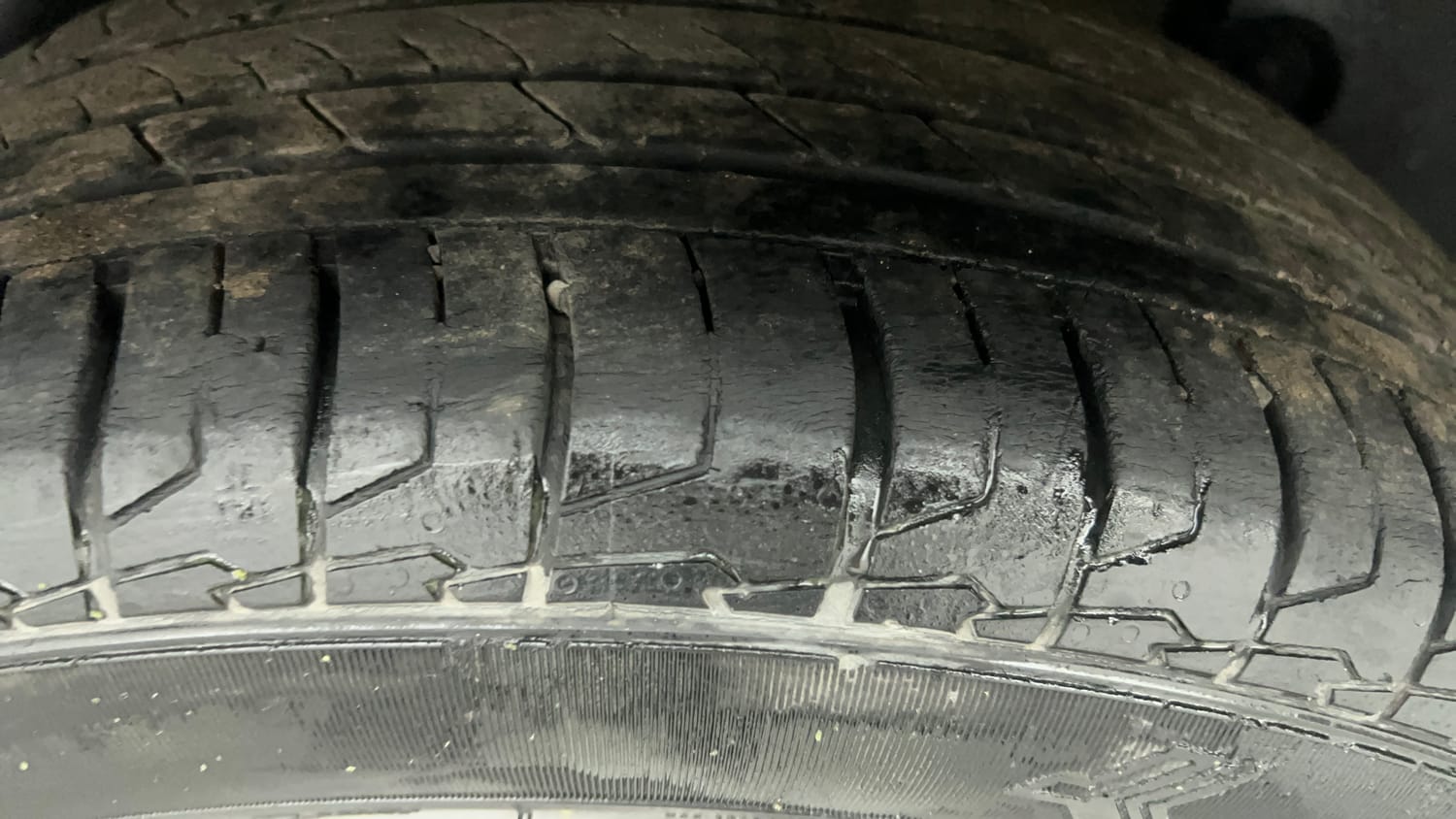 Used 2021 Kia Seltos GTX Plus 1.4 DCT Petrol Automatic tyres LEFT REAR TYRE TREAD VIEW
