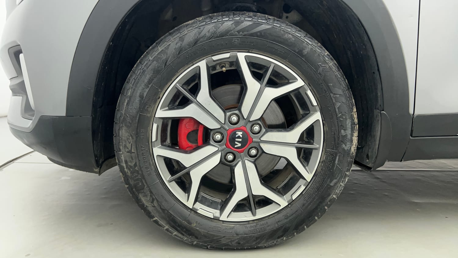Used 2021 Kia Seltos GTX Plus 1.4 DCT Petrol Automatic tyres LEFT FRONT TYRE RIM VIEW