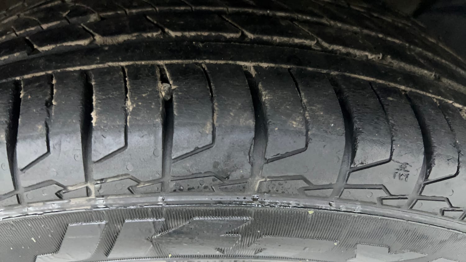 Used 2021 Kia Seltos GTX Plus 1.4 DCT Petrol Automatic tyres RIGHT FRONT TYRE TREAD VIEW