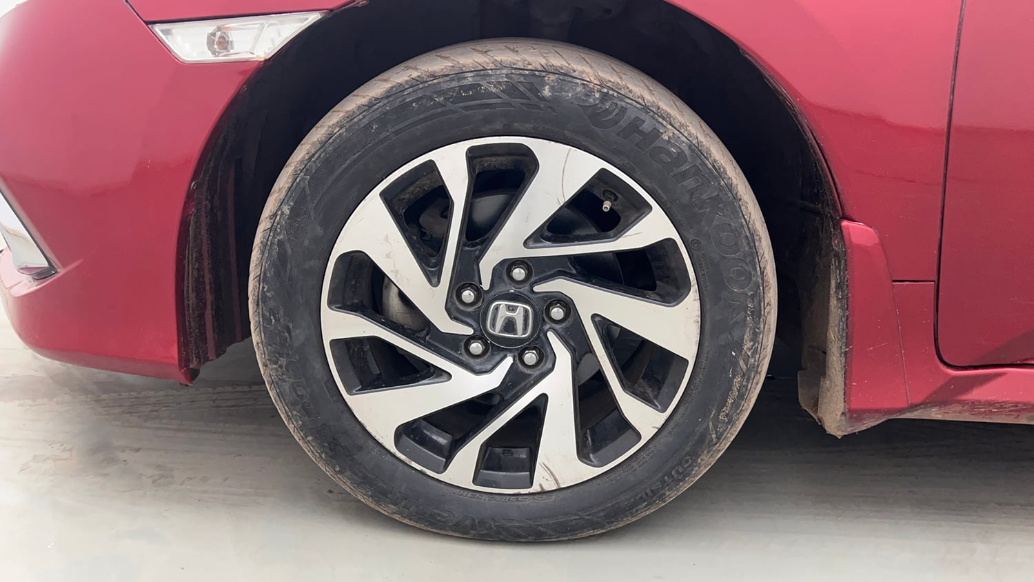 Used 2019 Honda Civic VX CVT Petrol Petrol Automatic tyres LEFT FRONT TYRE RIM VIEW