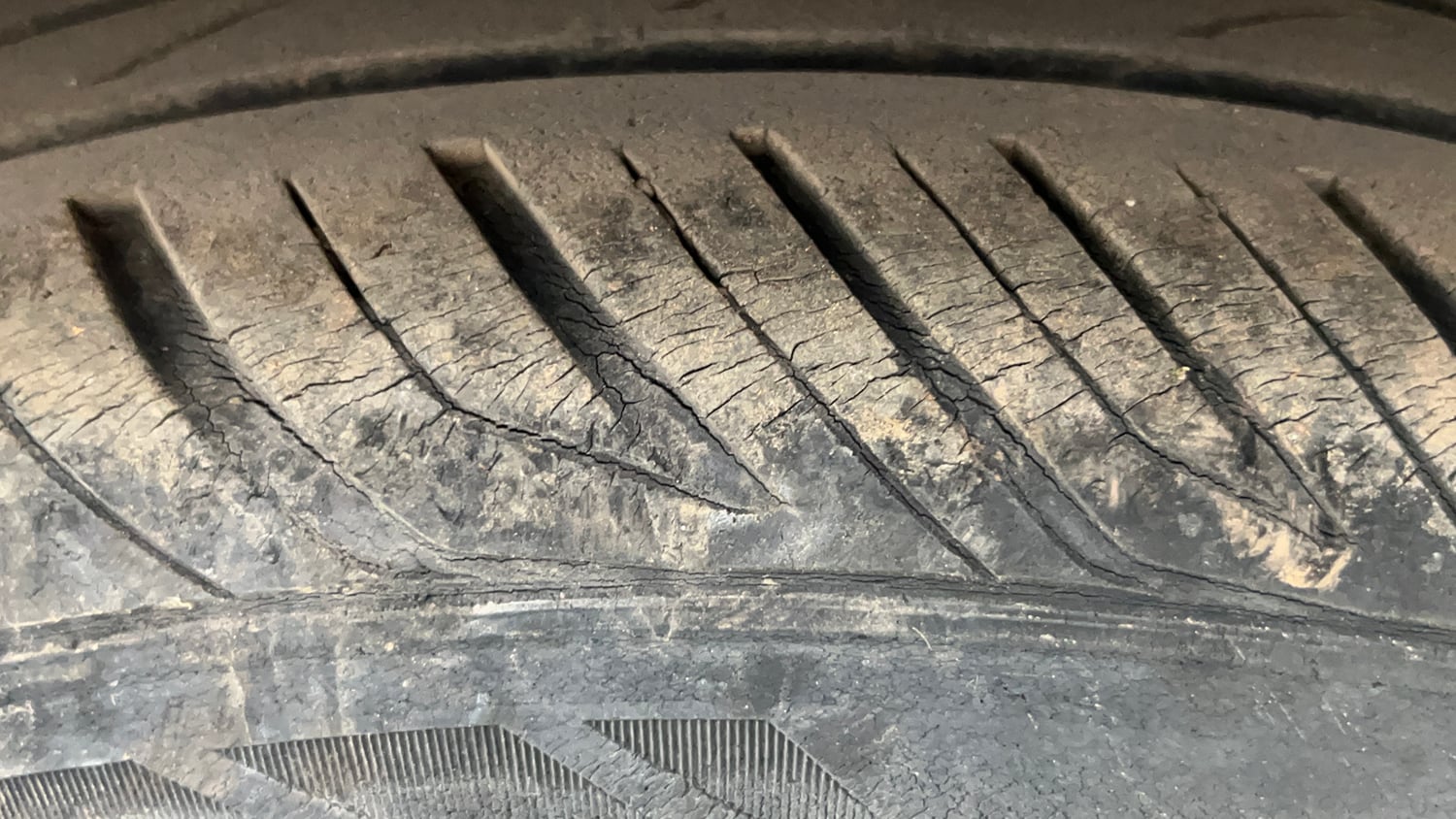 Used 2019 Honda Civic VX CVT Petrol Petrol Automatic tyres LEFT REAR TYRE TREAD VIEW