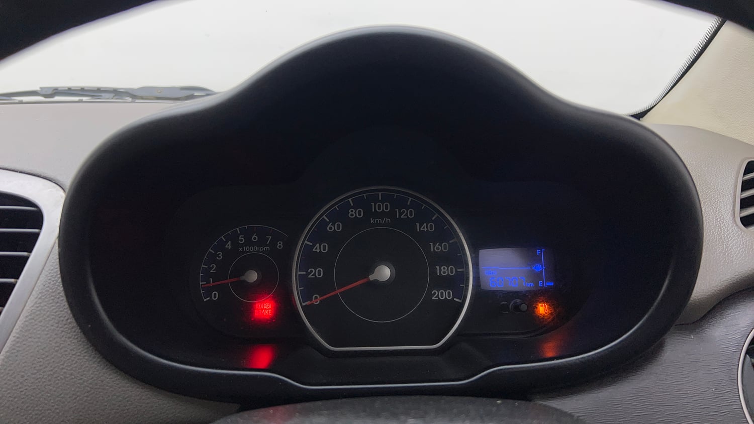 Used 2014 Hyundai i10 Magna 1.1 iRDE2 Petrol Manual interior CLUSTERMETER VIEW