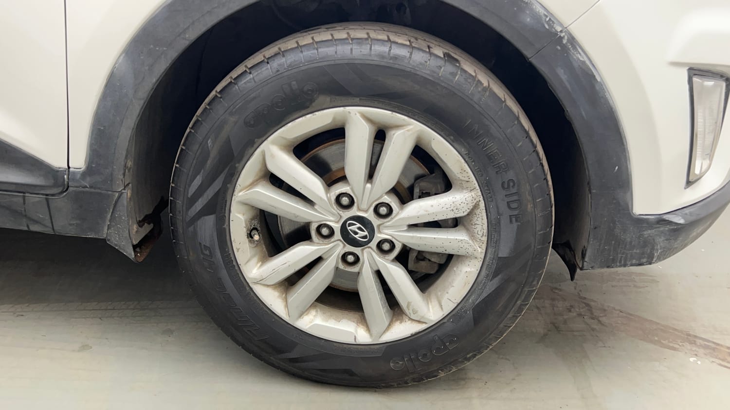 Used 2017 Hyundai Creta 1.6 SX Plus Petrol Petrol Manual tyres RIGHT FRONT TYRE RIM VIEW