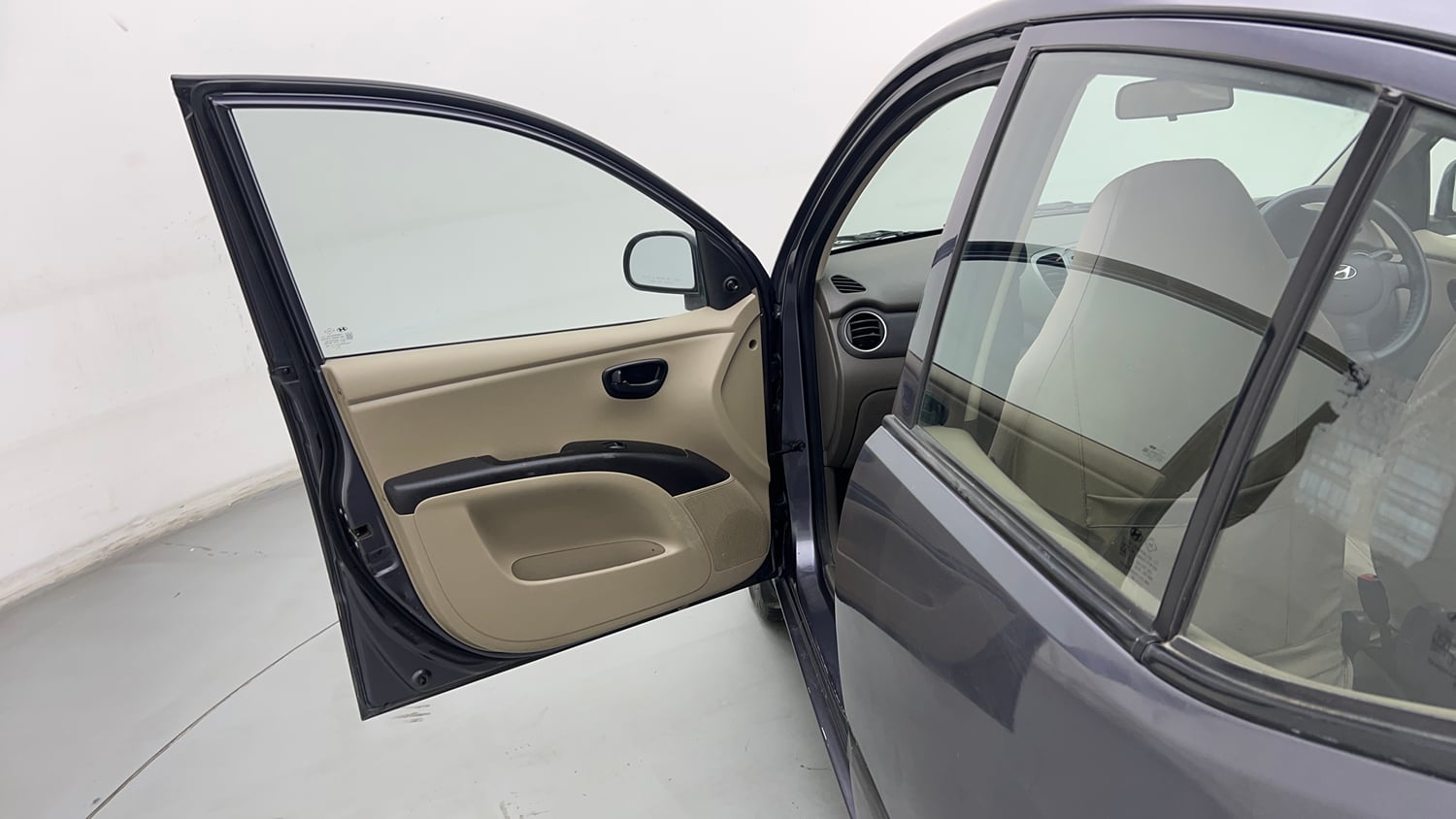 Used 2014 Hyundai i10 Magna 1.1 iRDE2 Petrol Manual interior LEFT FRONT DOOR OPEN VIEW