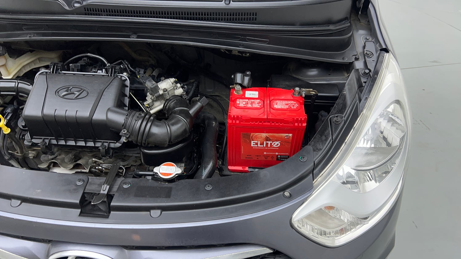 Used 2014 Hyundai i10 Magna 1.1 iRDE2 Petrol Manual engine ENGINE LEFT SIDE VIEW