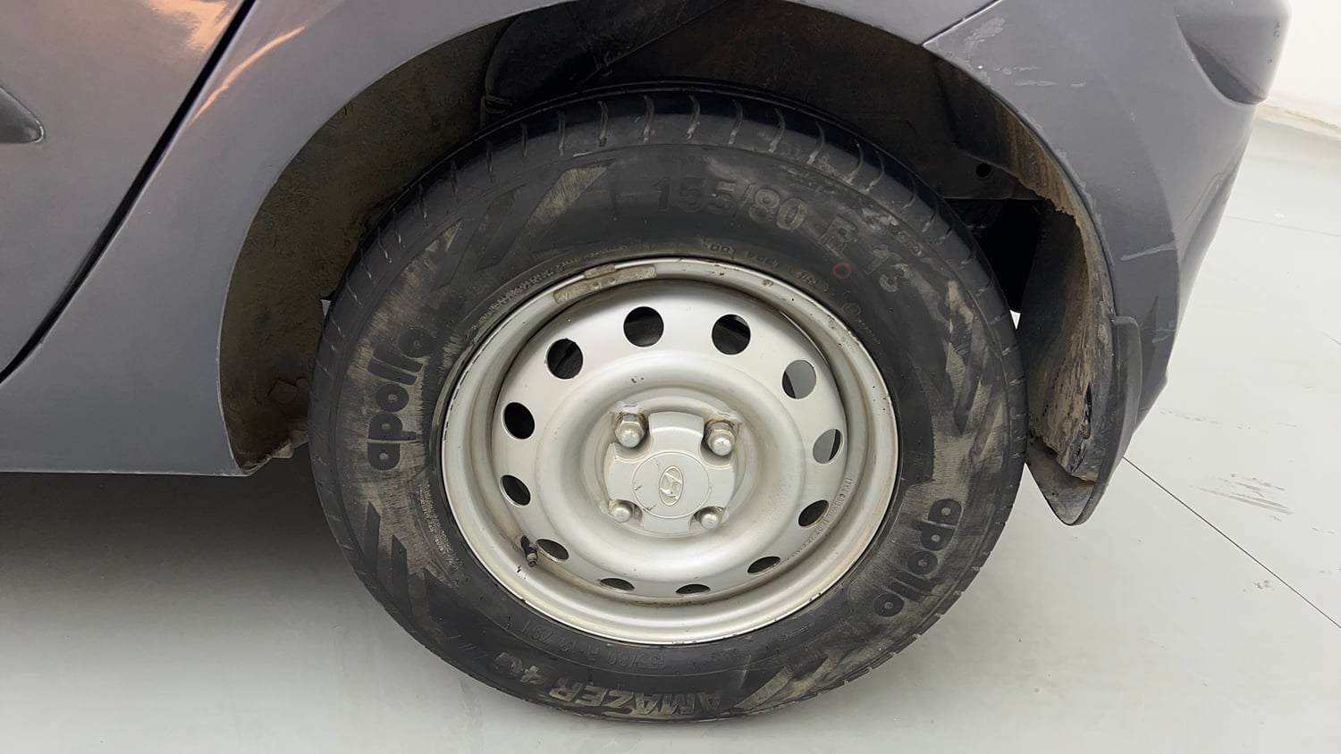 Used 2014 Hyundai i10 Magna 1.1 iRDE2 Petrol Manual tyres LEFT REAR TYRE RIM VIEW