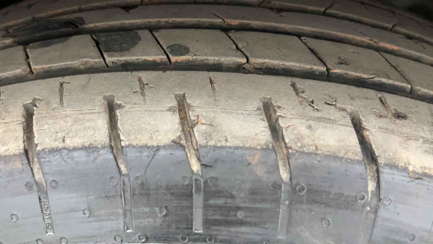Used 2017 Hyundai Creta 1.6 SX Plus Petrol Petrol Manual tyres RIGHT FRONT TYRE TREAD VIEW