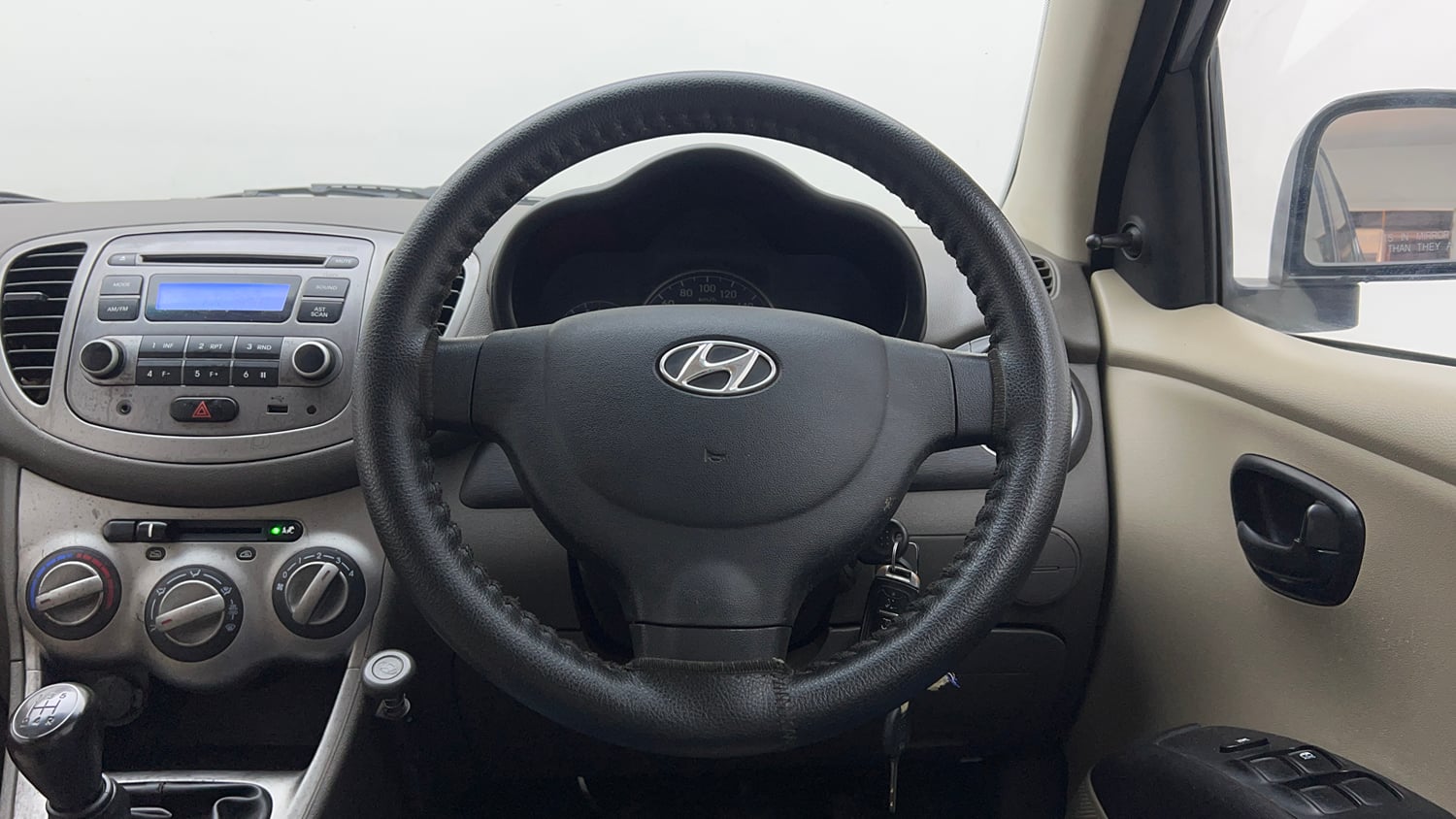 Used 2014 Hyundai i10 Magna 1.1 iRDE2 Petrol Manual interior STEERING VIEW