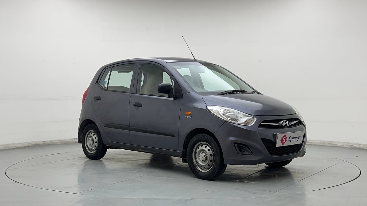 Used 2014 Hyundai i10 Magna 1.1 iRDE2 Petrol Manual exterior RIGHT FRONT CORNER VIEW