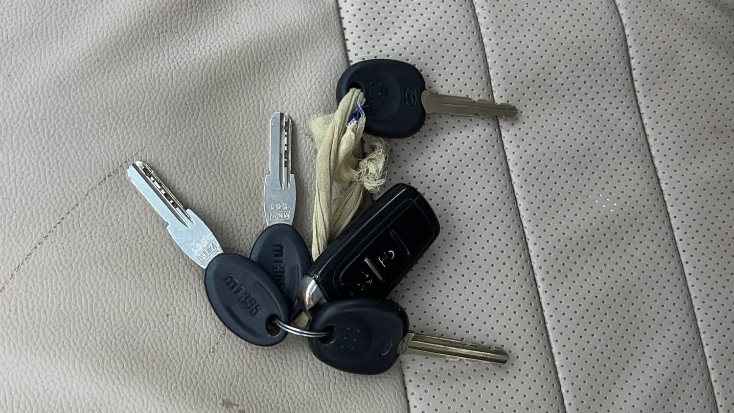 Used 2014 Hyundai i10 Magna 1.1 iRDE2 Petrol Manual extra CAR KEY VIEW
