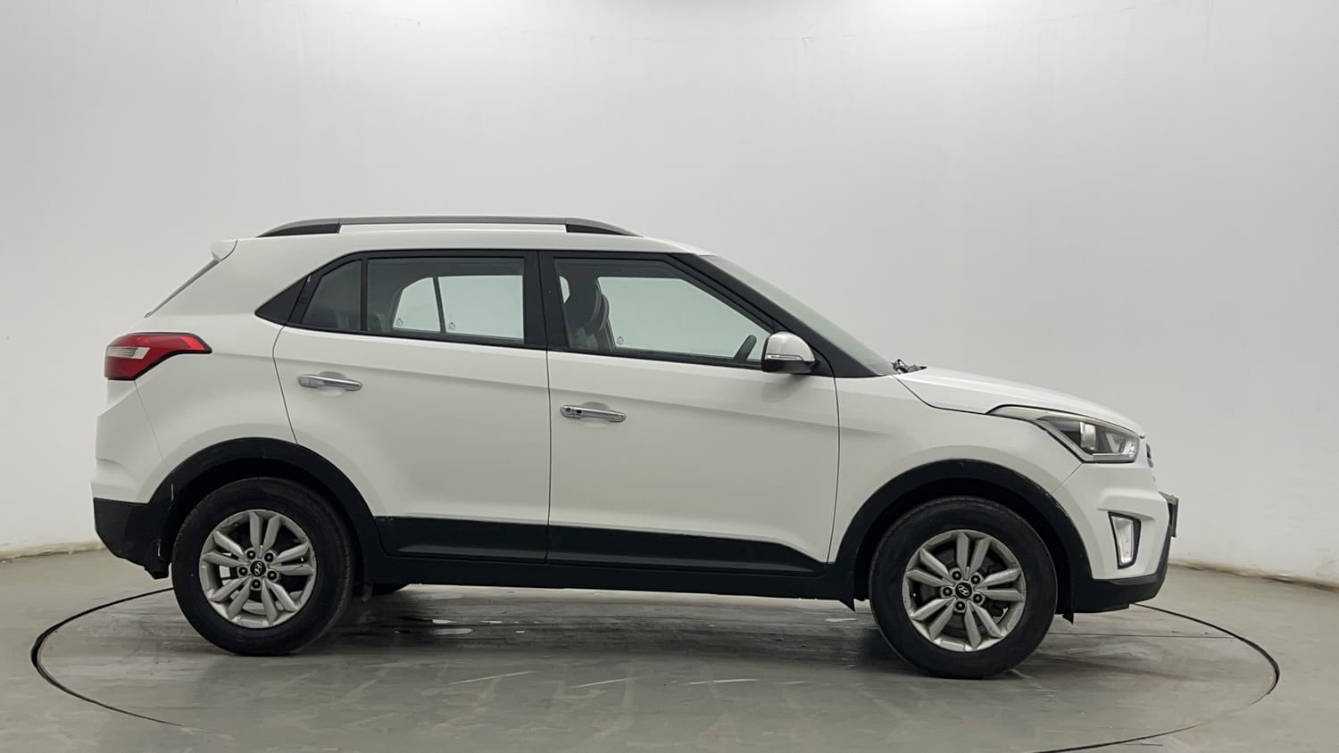 Used 2017 Hyundai Creta 1.6 SX Plus Petrol Petrol Manual exterior RIGHT SIDE VIEW