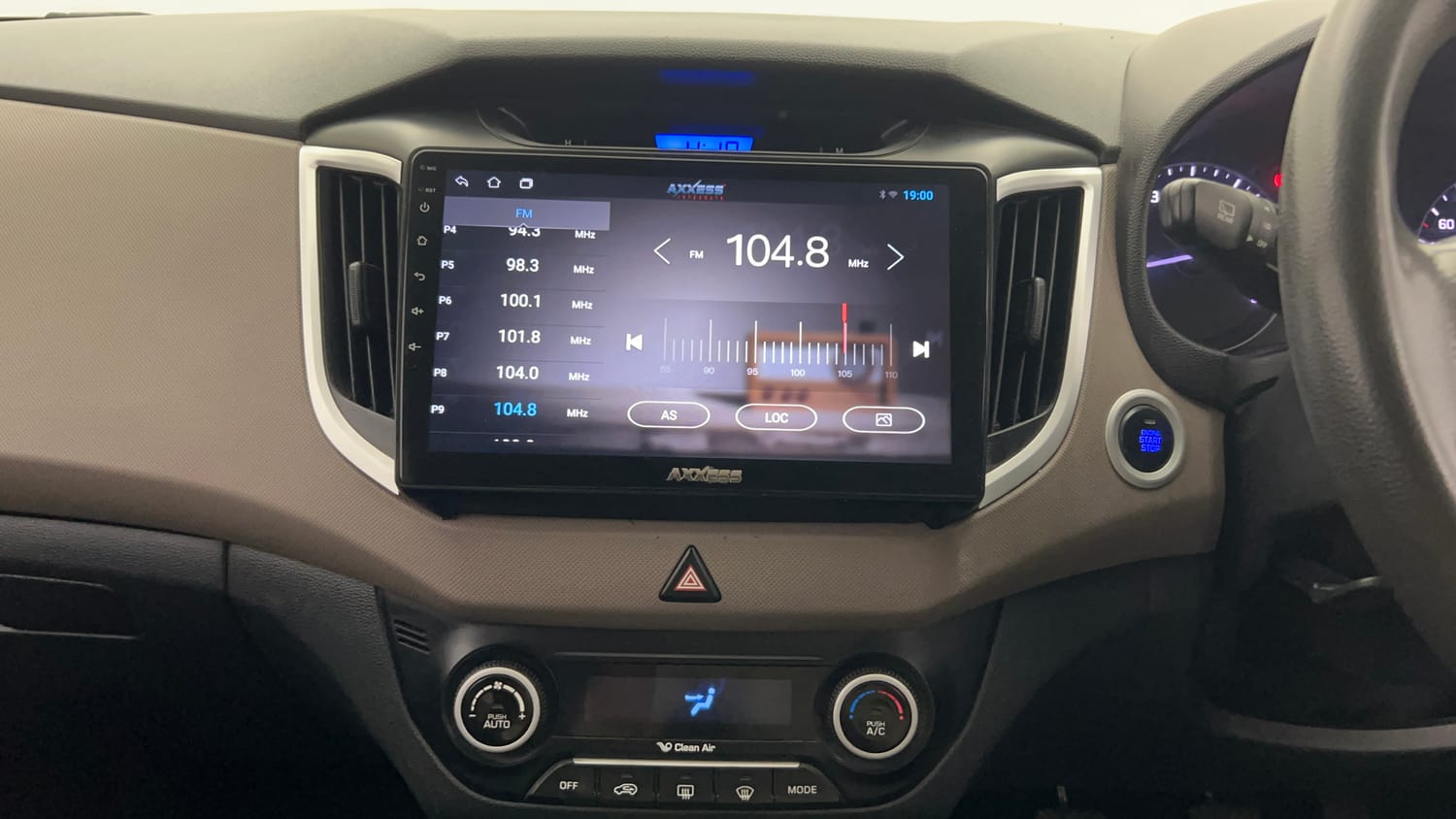 Used 2017 Hyundai Creta 1.6 SX Plus Petrol Petrol Manual top_features Integrated (in-dash) music system