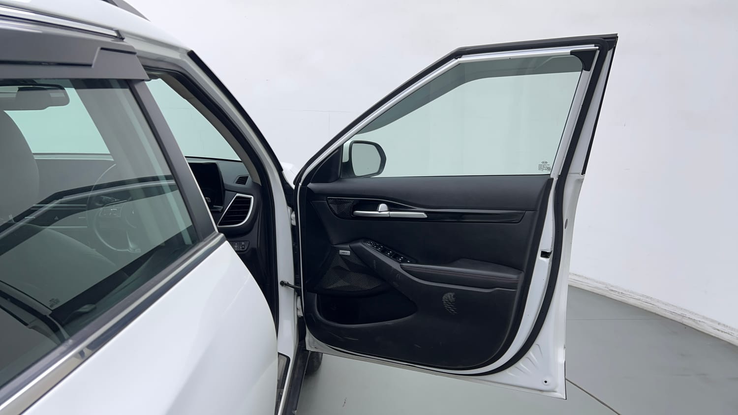 Used 2020 Kia Seltos GTX Plus DCT 1.4 Petrol Automatic interior RIGHT FRONT DOOR OPEN VIEW