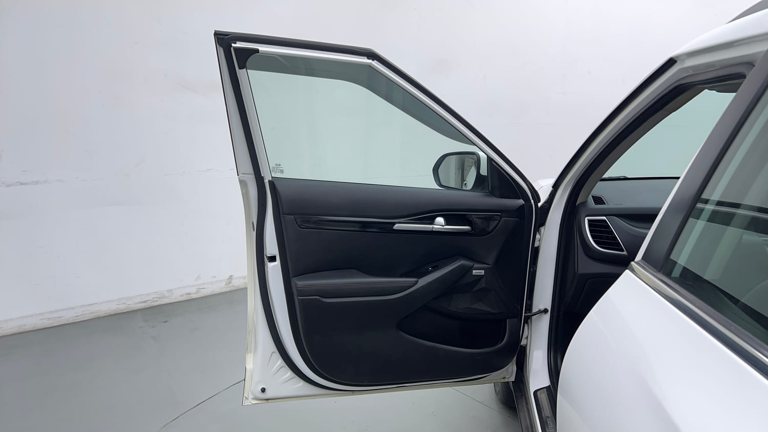 Used 2020 Kia Seltos GTX Plus DCT 1.4 Petrol Automatic interior LEFT FRONT DOOR OPEN VIEW