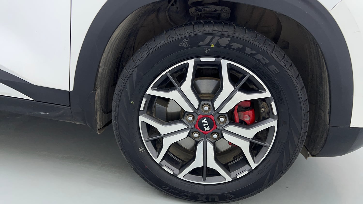 Used 2020 Kia Seltos GTX Plus DCT 1.4 Petrol Automatic tyres RIGHT FRONT TYRE RIM VIEW