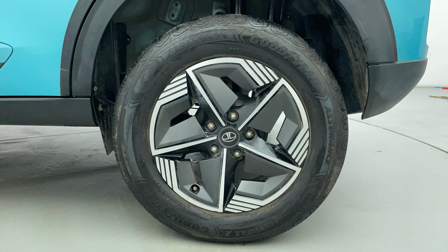 Used 2024 Tata Nexon Creative Plus 1.2 Revotron Petrol 7DCA Petrol Automatic tyres LEFT REAR TYRE RIM VIEW