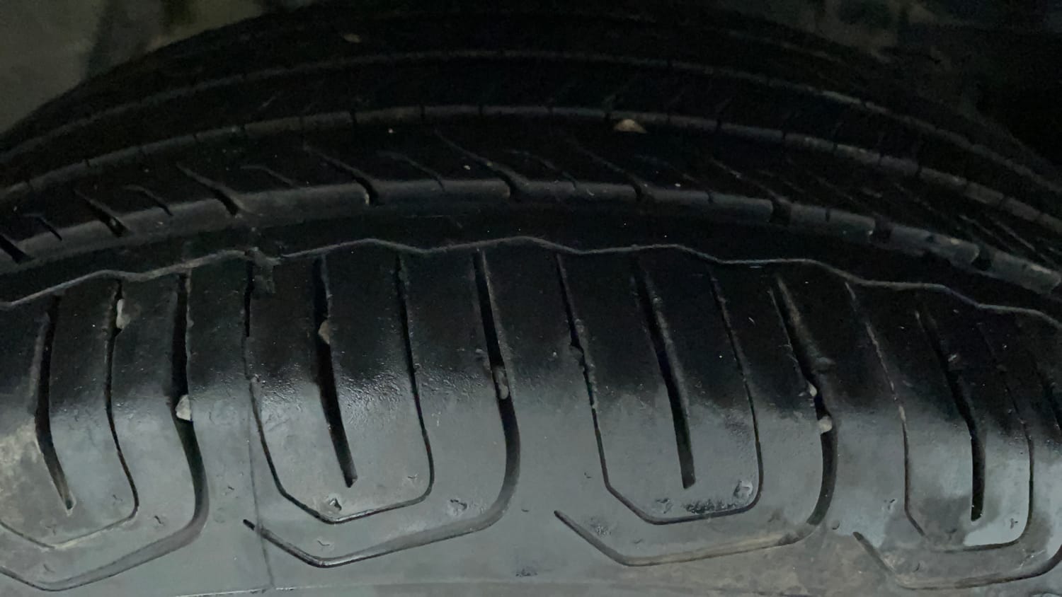 Used 2024 Tata Nexon Creative Plus 1.2 Revotron Petrol 7DCA Petrol Automatic tyres RIGHT FRONT TYRE TREAD VIEW