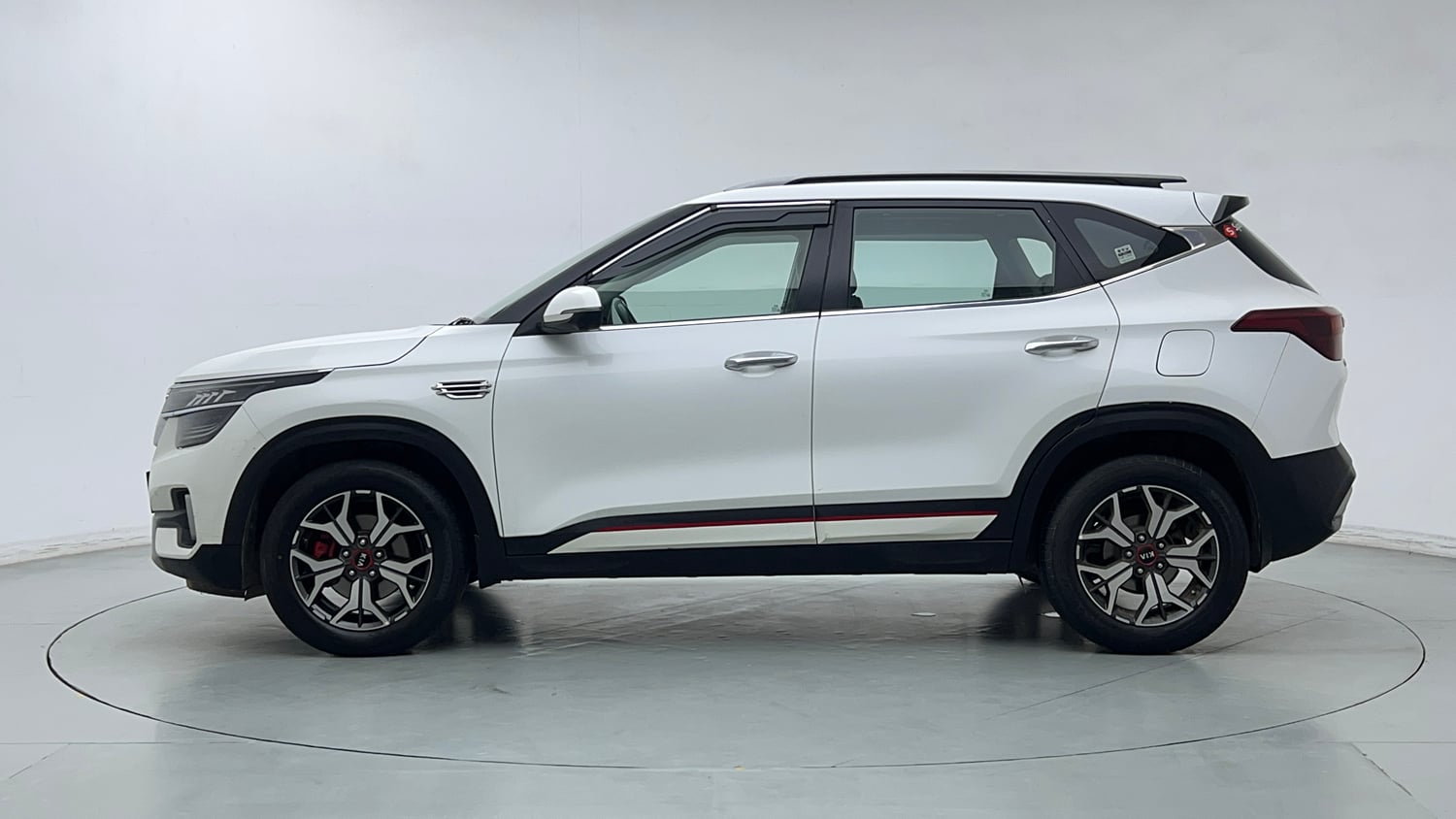 Used 2020 Kia Seltos GTX Plus DCT 1.4 Petrol Automatic exterior LEFT SIDE VIEW