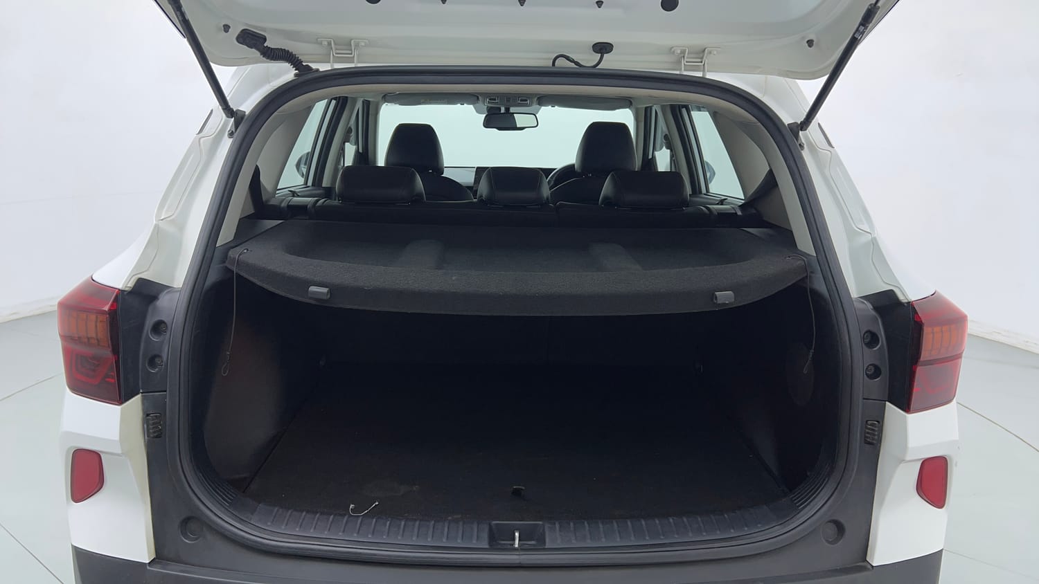 Used 2020 Kia Seltos GTX Plus DCT 1.4 Petrol Automatic interior DICKY INSIDE VIEW