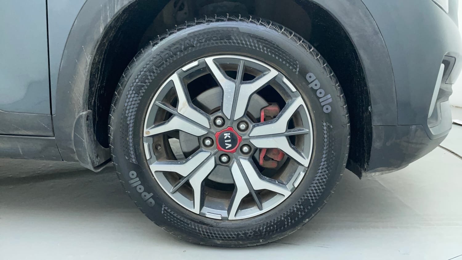 Used 2020 kia Seltos GTX DCT 1.4 Petrol Automatic tyres RIGHT FRONT TYRE RIM VIEW