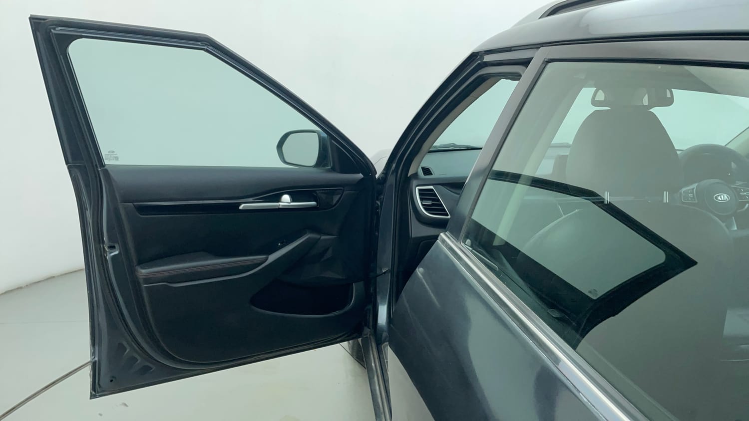 Used 2020 kia Seltos GTX DCT 1.4 Petrol Automatic interior LEFT FRONT DOOR OPEN VIEW
