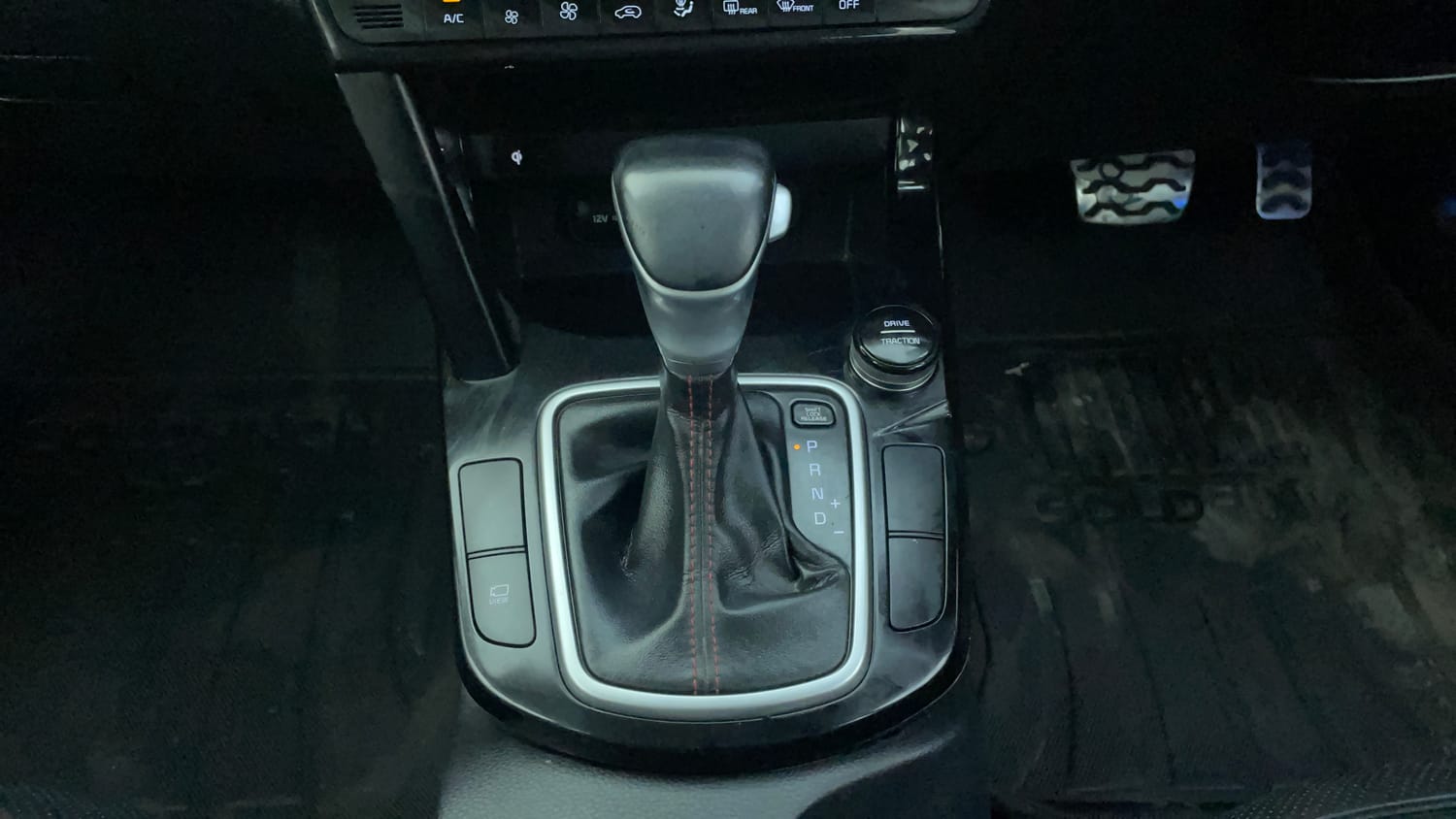 Used 2020 kia Seltos GTX DCT 1.4 Petrol Automatic interior GEAR  KNOB VIEW