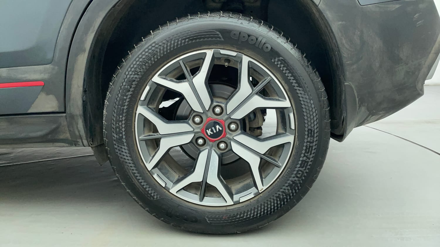 Used 2020 kia Seltos GTX DCT 1.4 Petrol Automatic tyres LEFT REAR TYRE RIM VIEW