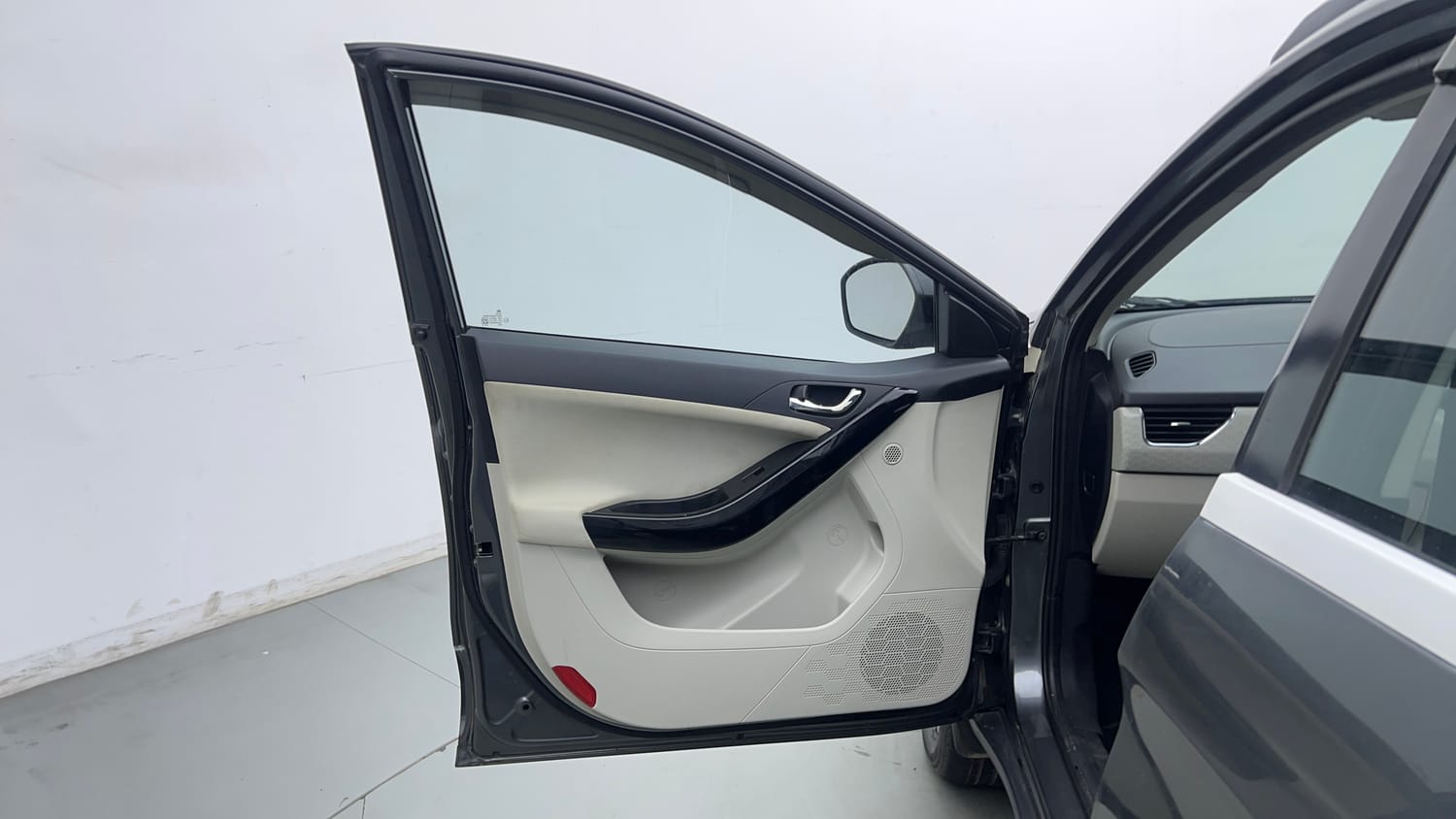2022 Tata Nexon XZ Plus-21