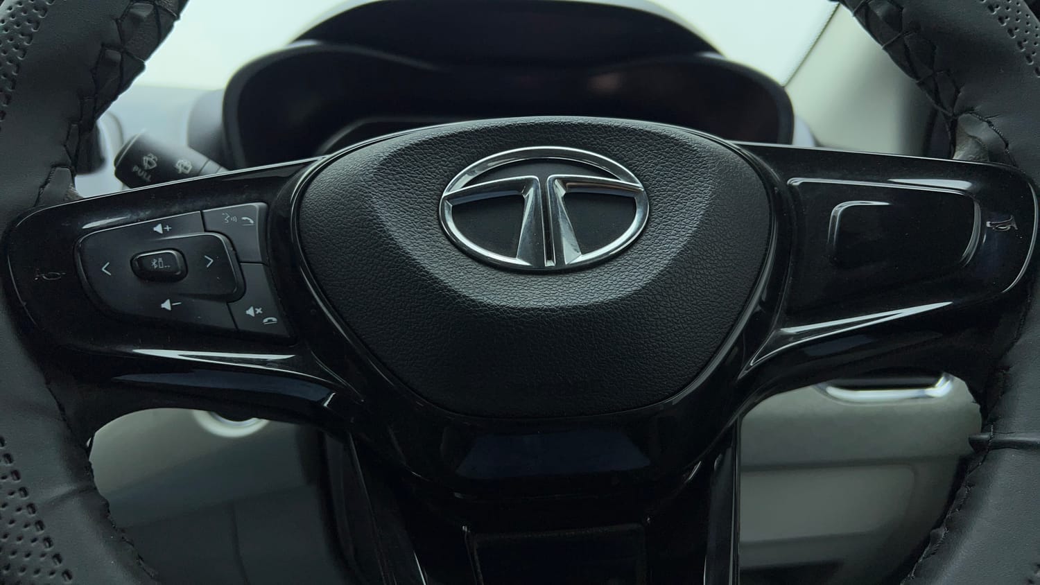 2022 Tata Nexon XZ Plus-42