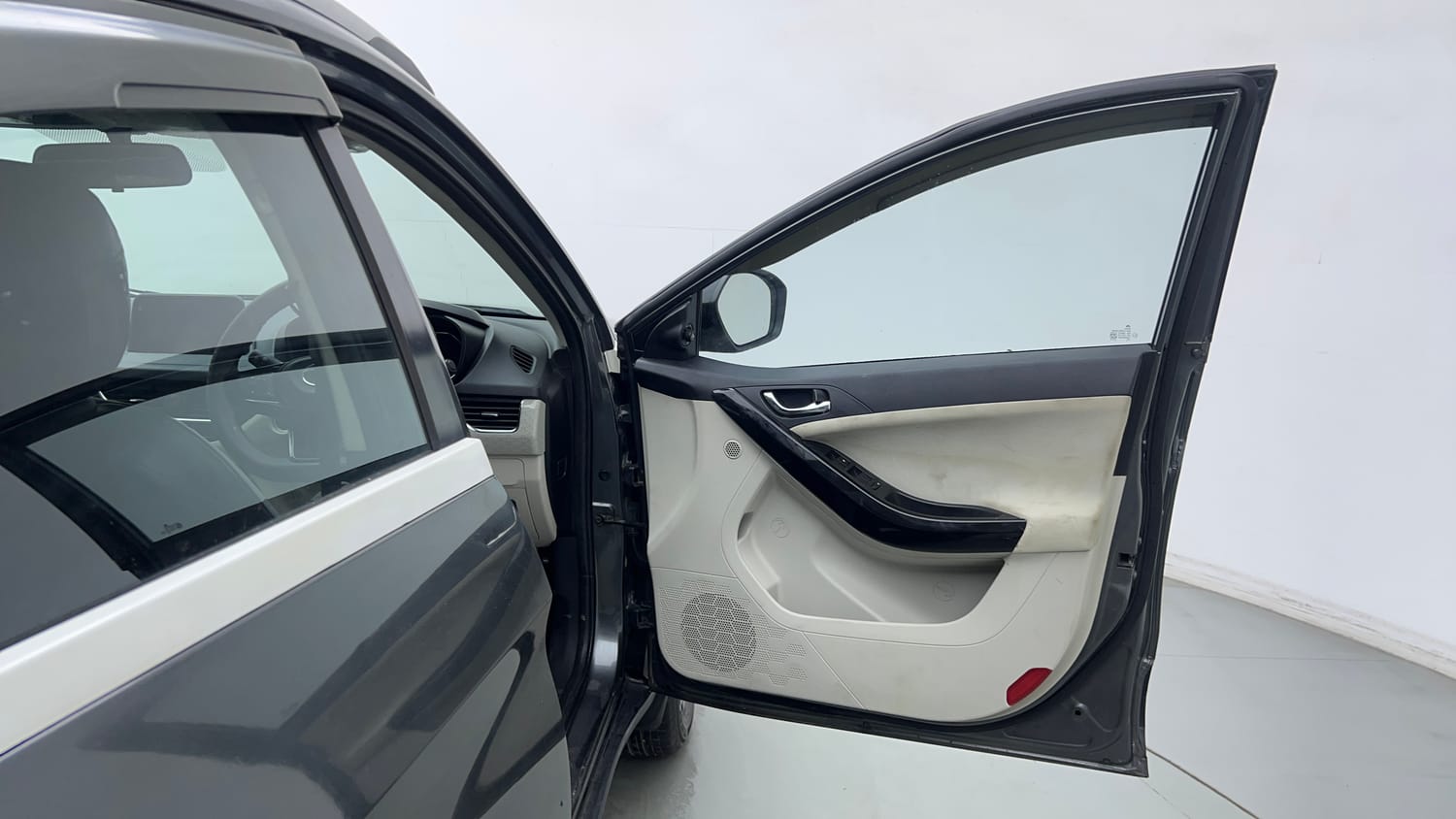 2022 Tata Nexon XZ Plus-19
