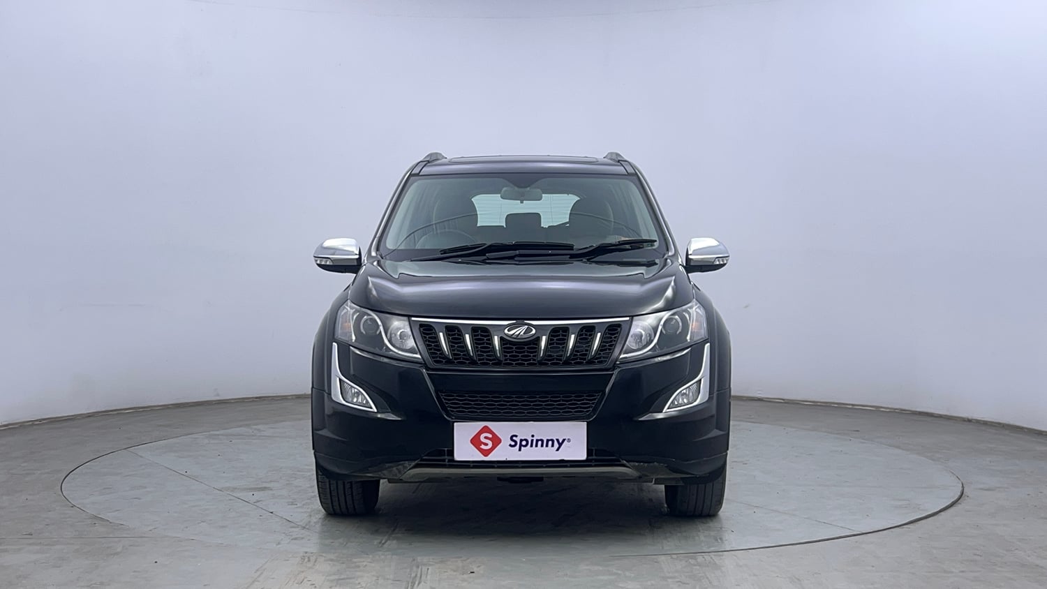 Used 2016 Mahindra XUV500 W10 Diesel Manual exterior FRONT VIEW