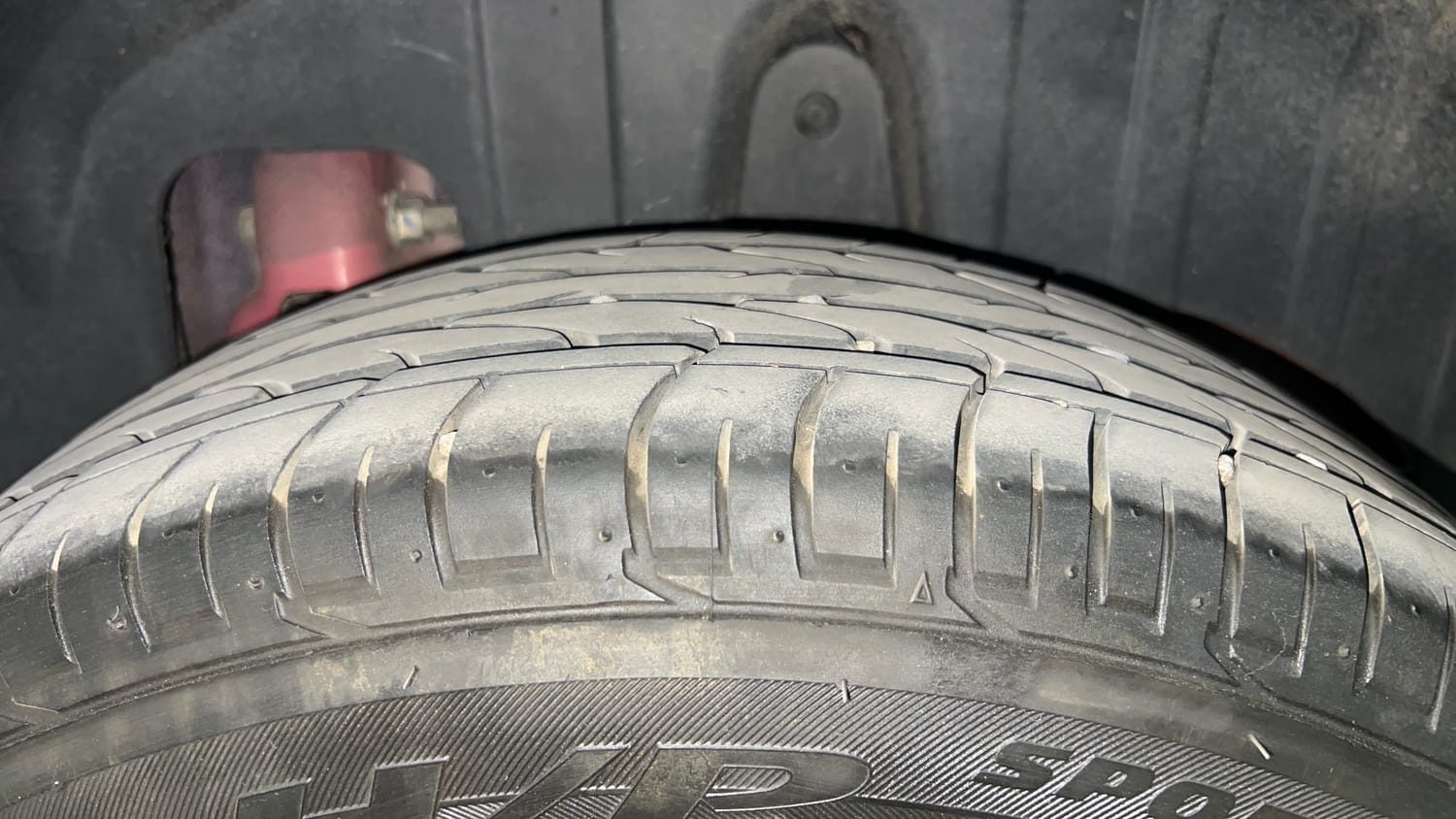 Used 2022 Mahindra XUV 300 W8 (O) 1.2 Petrol AMT Petrol Automatic tyres LEFT REAR TYRE TREAD VIEW