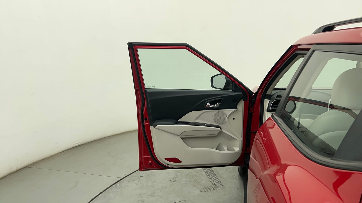 Used 2022 Mahindra XUV 300 W8 (O) 1.2 Petrol AMT Petrol Automatic interior LEFT FRONT DOOR OPEN VIEW