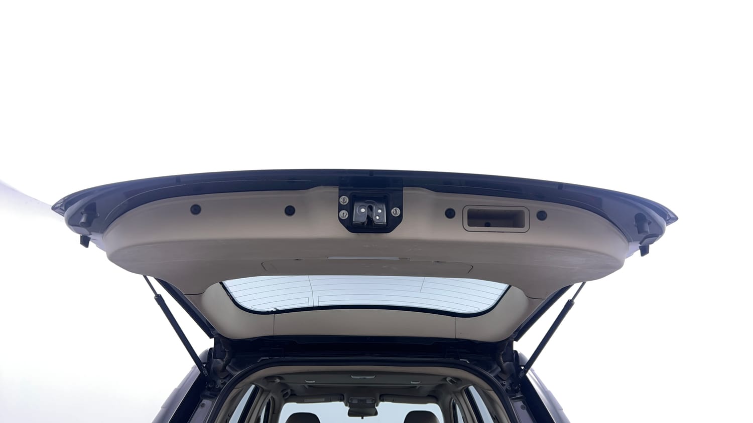 Used 2016 Mahindra XUV500 W10 Diesel Manual interior DICKY DOOR OPEN VIEW