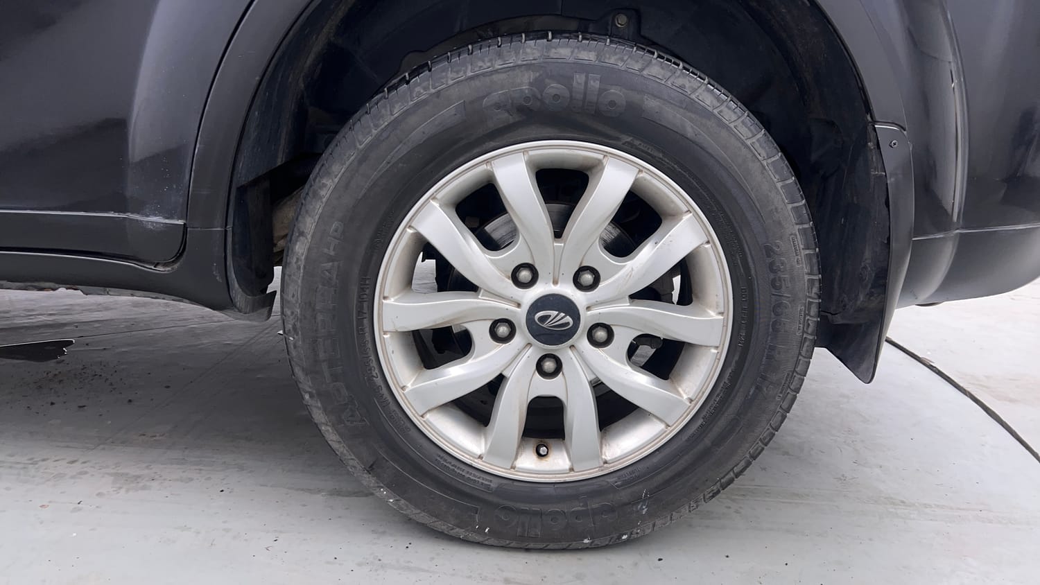 Used 2016 Mahindra XUV500 W10 Diesel Manual tyres LEFT REAR TYRE RIM VIEW