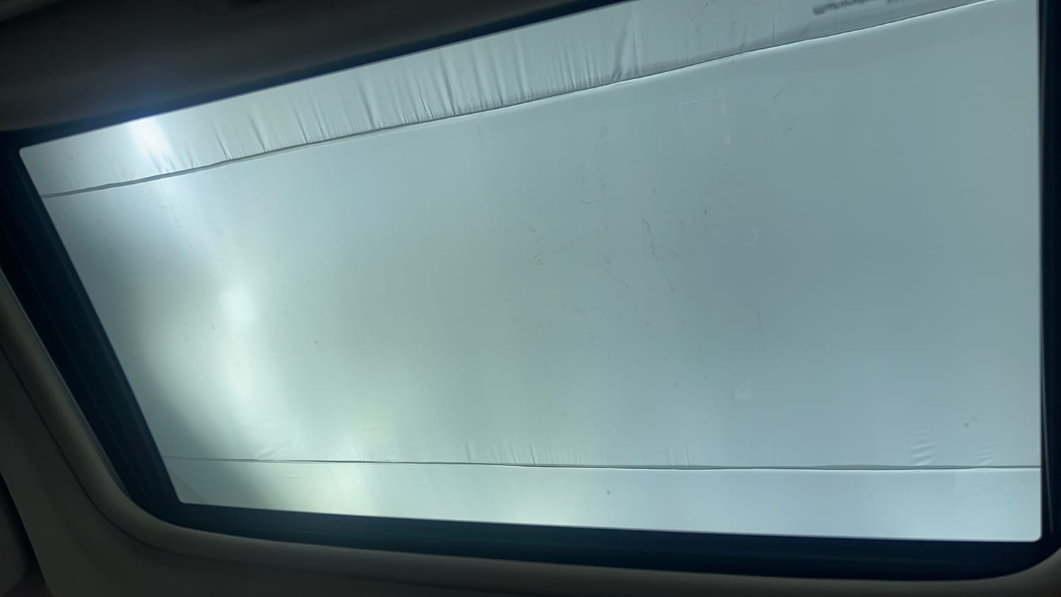 Used 2016 Mahindra XUV500 W10 Diesel Manual top_features Sunroof
