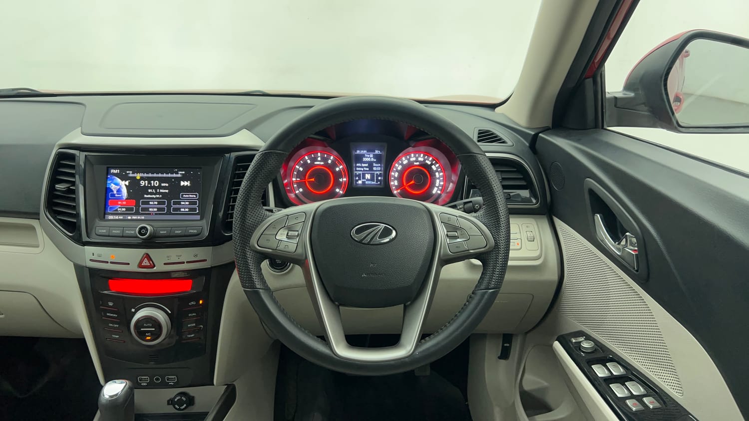 Used 2022 Mahindra XUV 300 W8 (O) 1.2 Petrol AMT Petrol Automatic interior STEERING VIEW