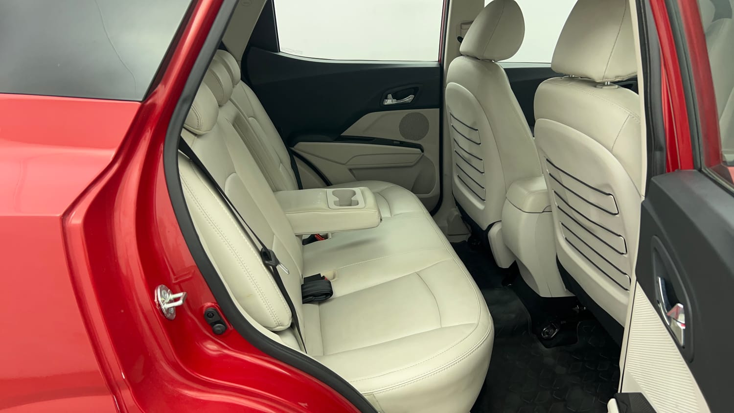Used 2022 Mahindra XUV 300 W8 (O) 1.2 Petrol AMT Petrol Automatic interior RIGHT SIDE REAR DOOR CABIN VIEW