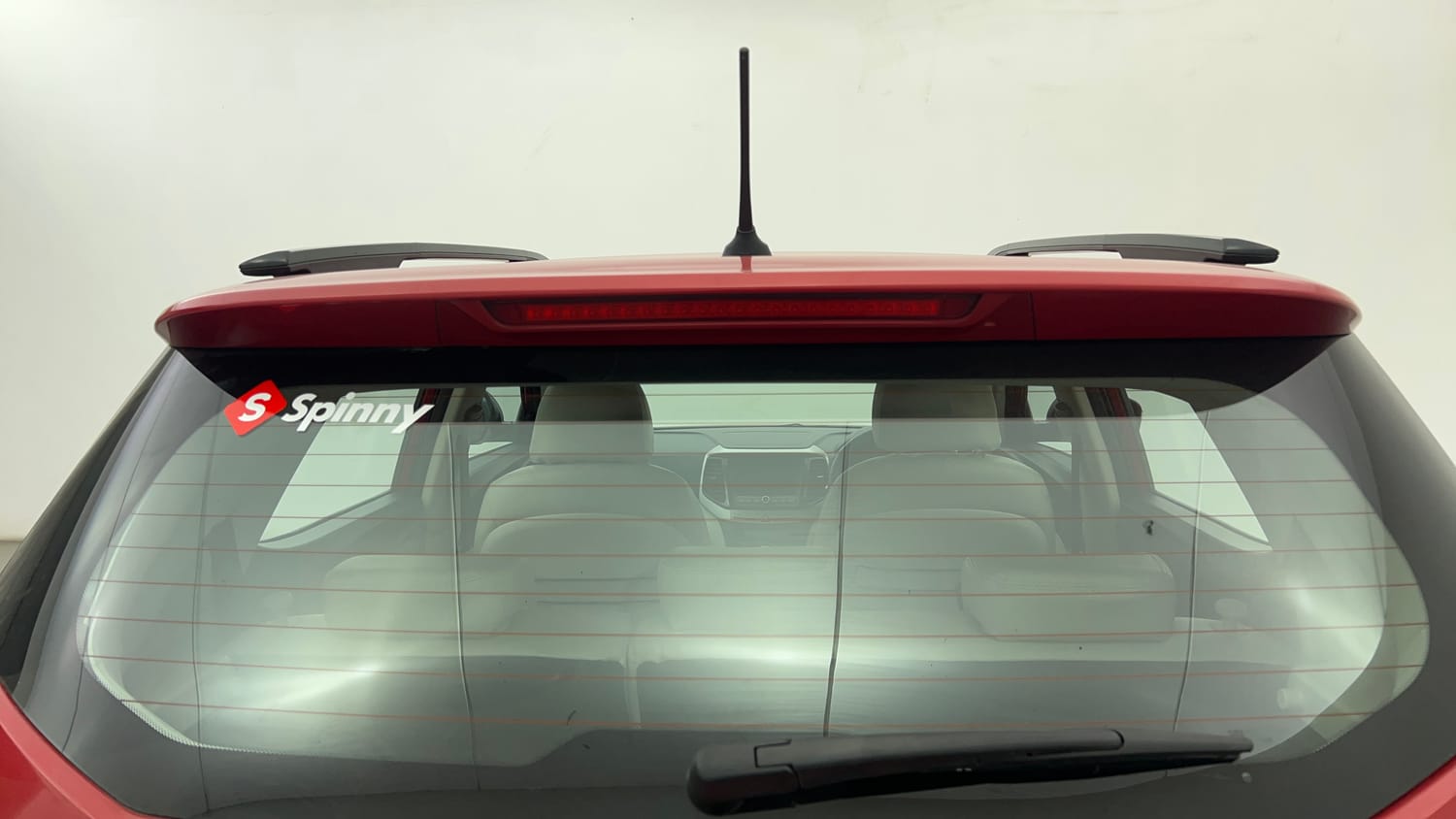 Used 2022 Mahindra XUV 300 W8 (O) 1.2 Petrol AMT Petrol Automatic exterior BACK WINDSHIELD VIEW