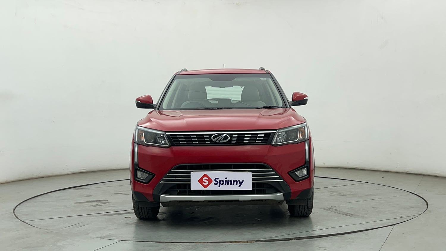 Used 2022 Mahindra XUV 300 W8 (O) 1.2 Petrol AMT Petrol Automatic exterior FRONT VIEW