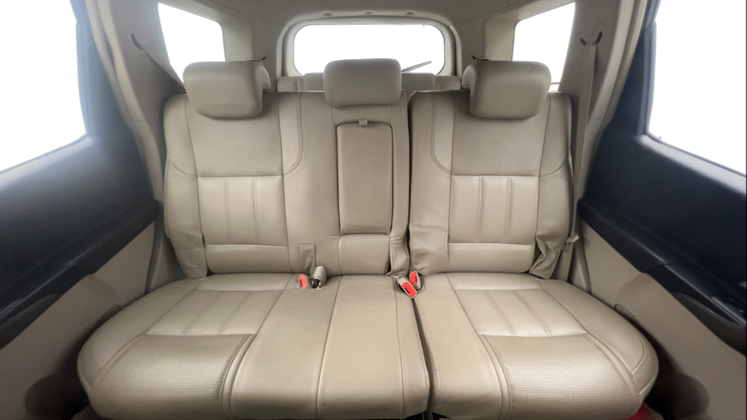 Used 2016 Mahindra XUV500 W10 Diesel Manual interior REAR SEAT CONDITION VIEW
