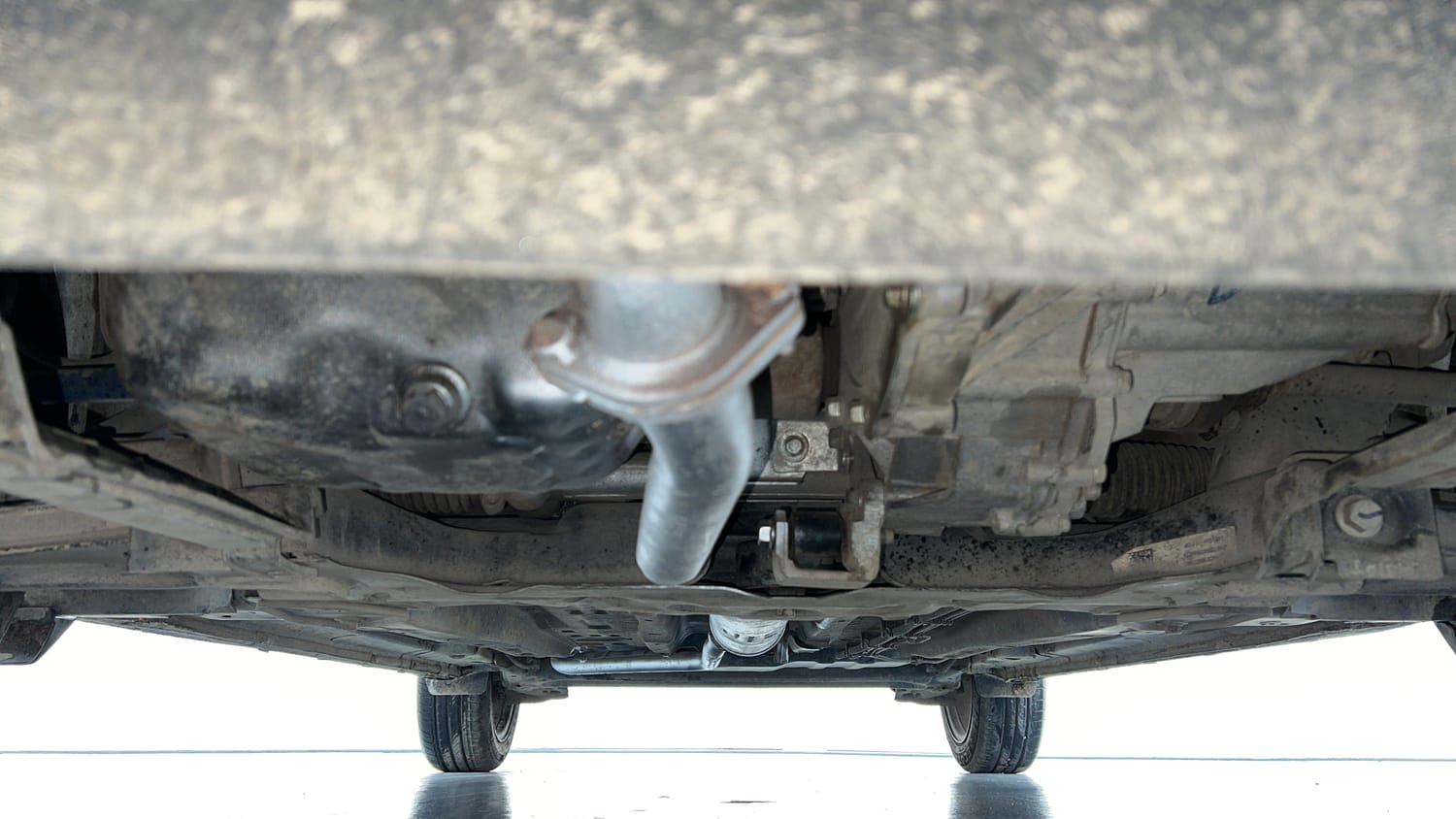 Used 2023 Tata Altroz XZ Plus Petrol Dark Edition Petrol Manual extra FRONT LEFT UNDERBODY VIEW