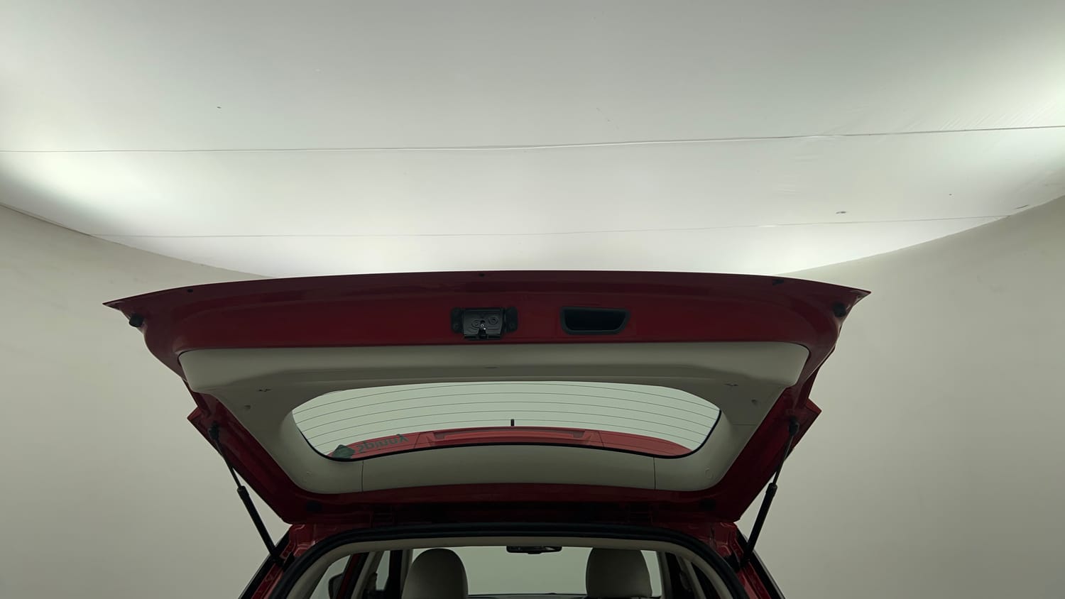 Used 2022 Mahindra XUV 300 W8 (O) 1.2 Petrol AMT Petrol Automatic interior DICKY DOOR OPEN VIEW