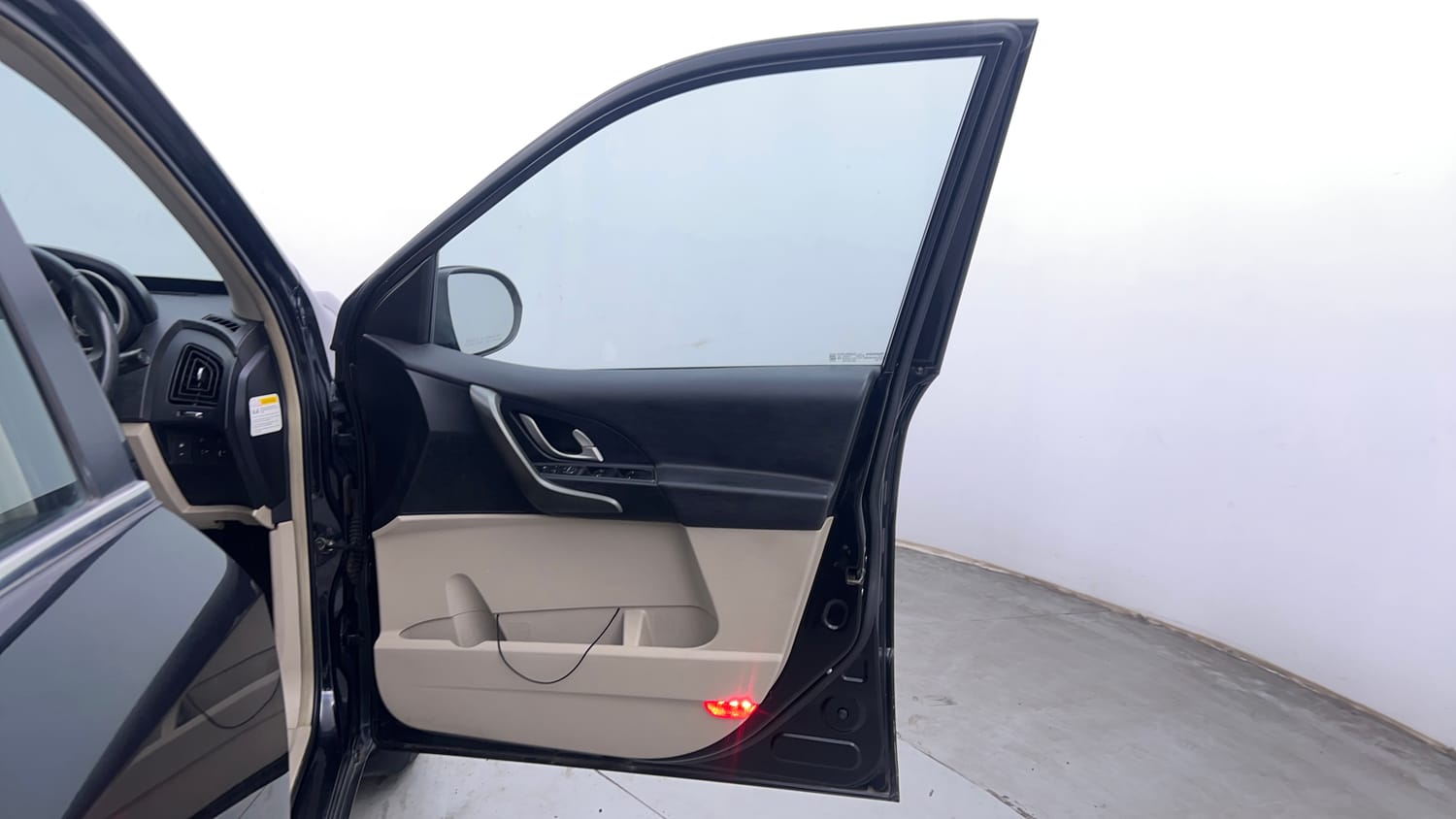 Used 2016 Mahindra XUV500 W10 Diesel Manual interior RIGHT FRONT DOOR OPEN VIEW