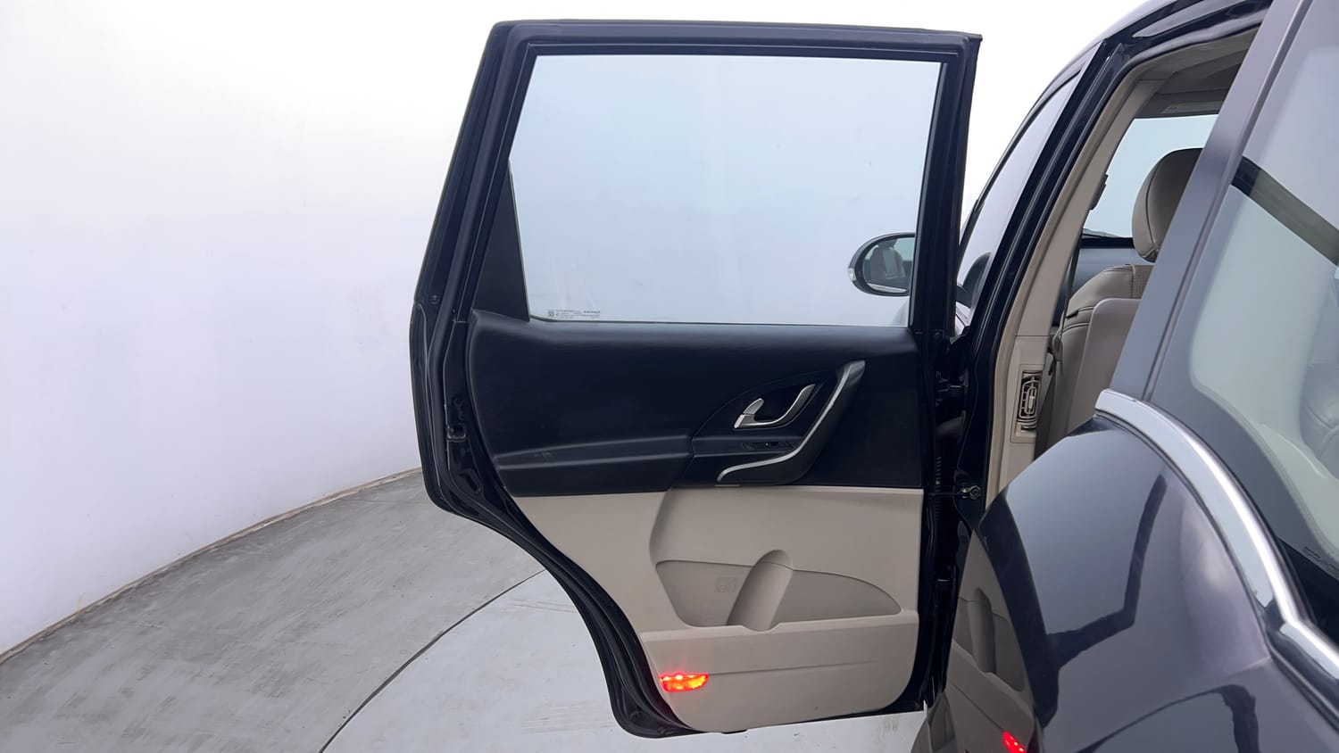 Used 2016 Mahindra XUV500 W10 Diesel Manual interior LEFT REAR DOOR OPEN VIEW
