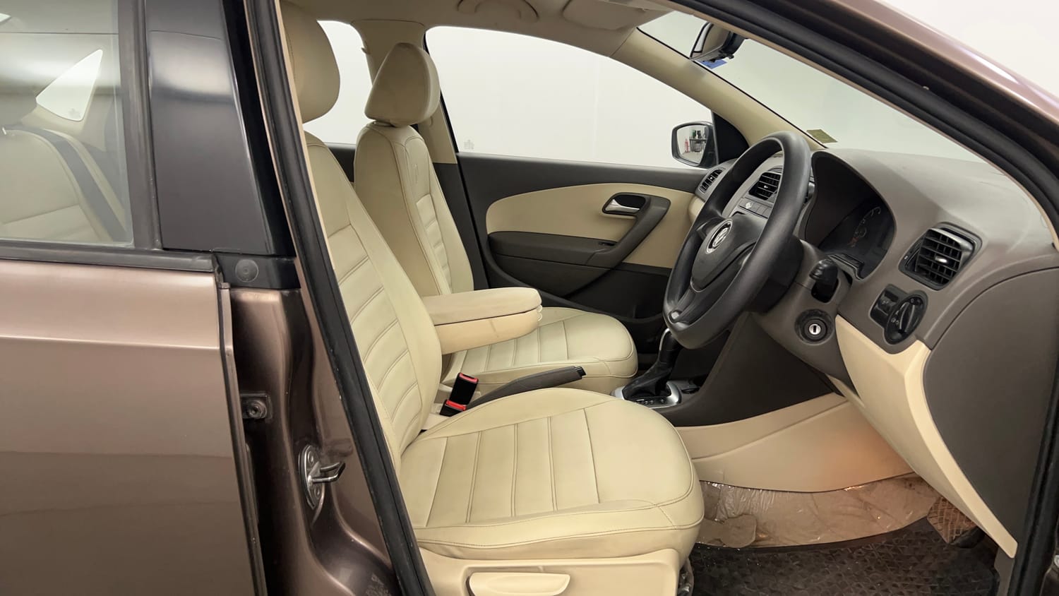 Used 2015 Volkswagen Vento TSI Petrol Automatic interior RIGHT SIDE FRONT DOOR CABIN VIEW