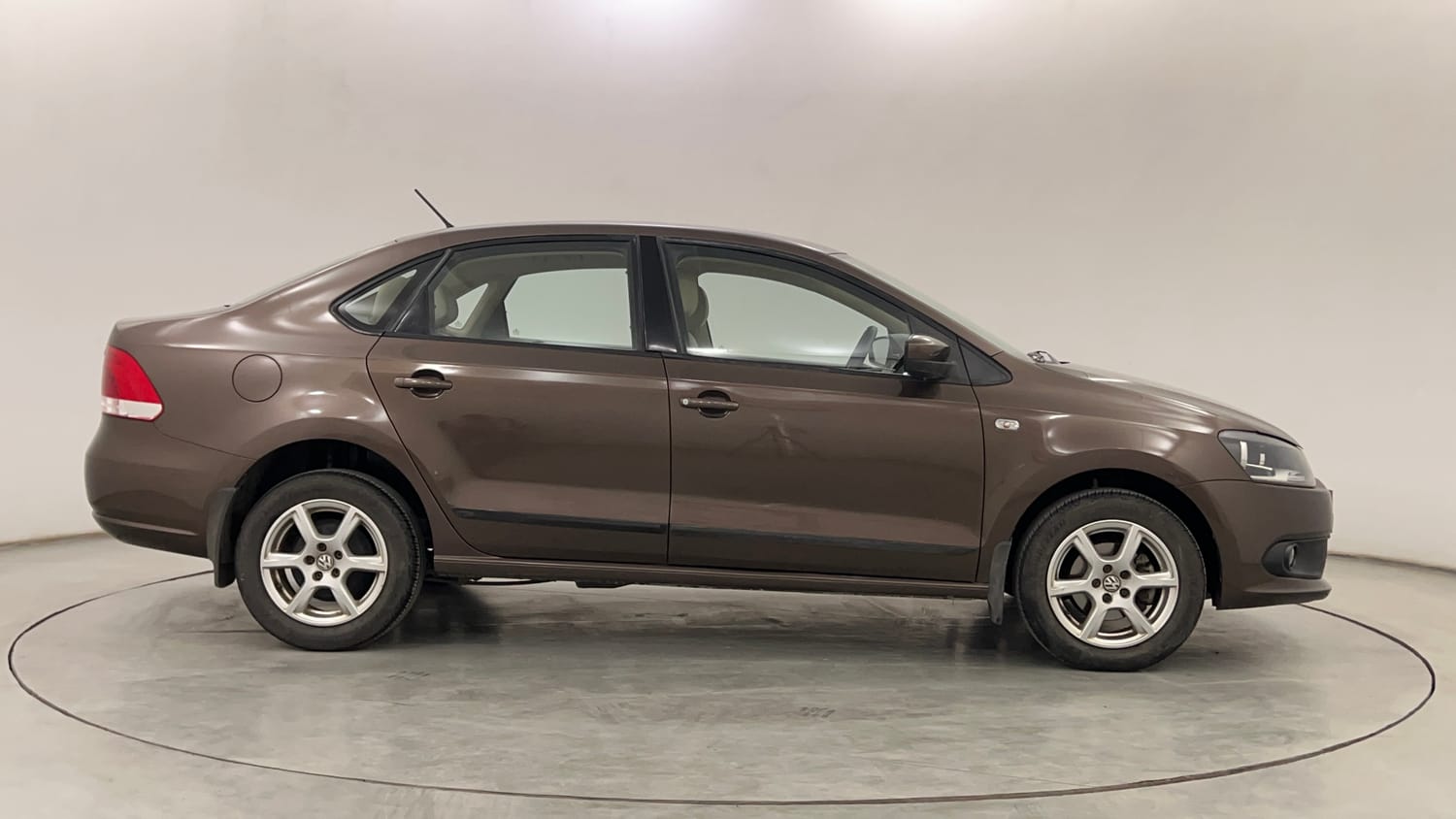 Used 2015 Volkswagen Vento TSI Petrol Automatic exterior RIGHT SIDE VIEW