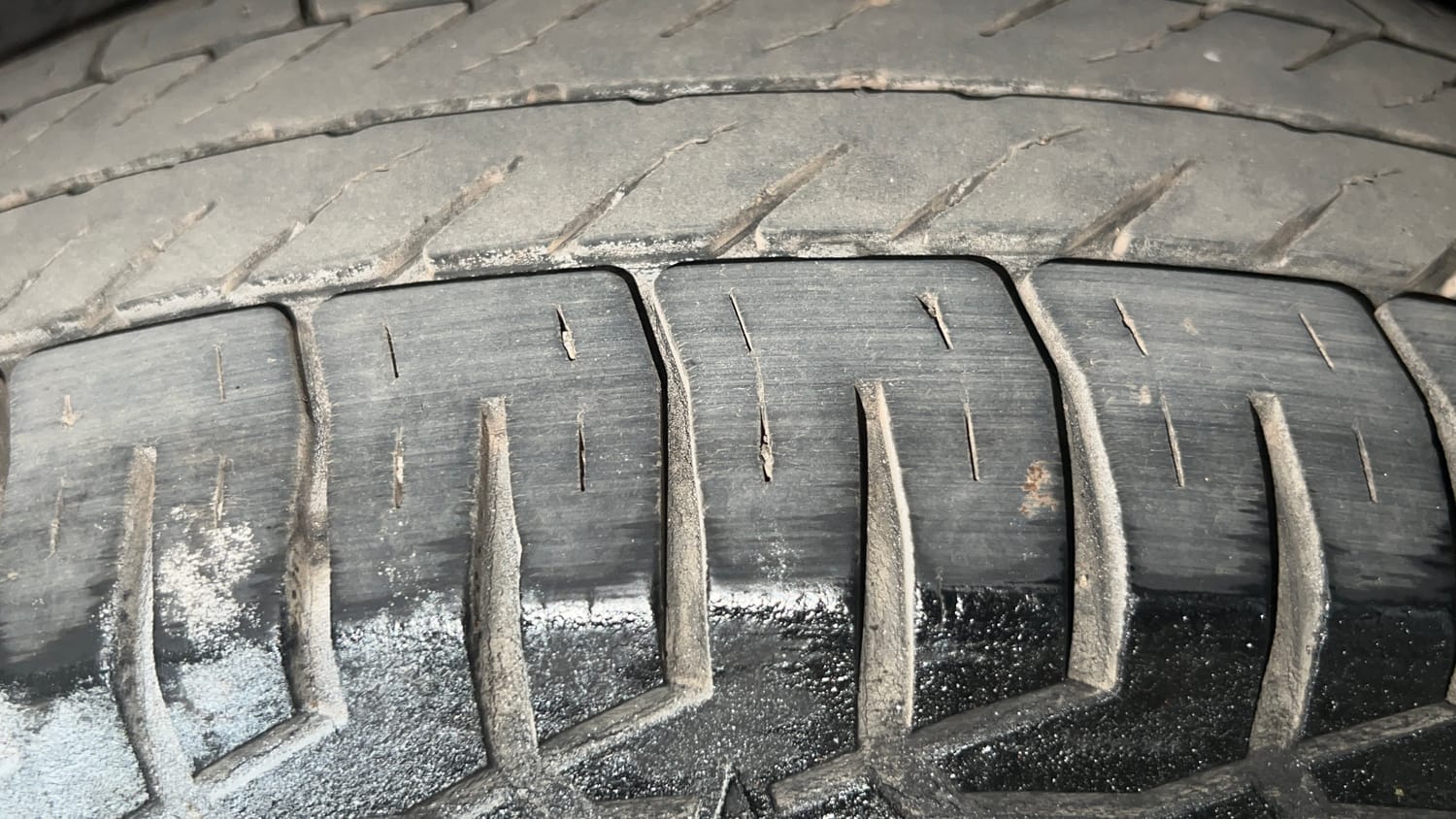 Used 2017 Maruti Suzuki Swift VXi Petrol Manual tyres LEFT REAR TYRE TREAD VIEW